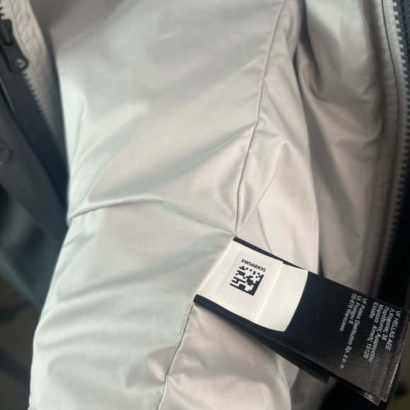 The North Face Women's Carto Triclimate Jacket, Small, Gray - Picture 9 of 16